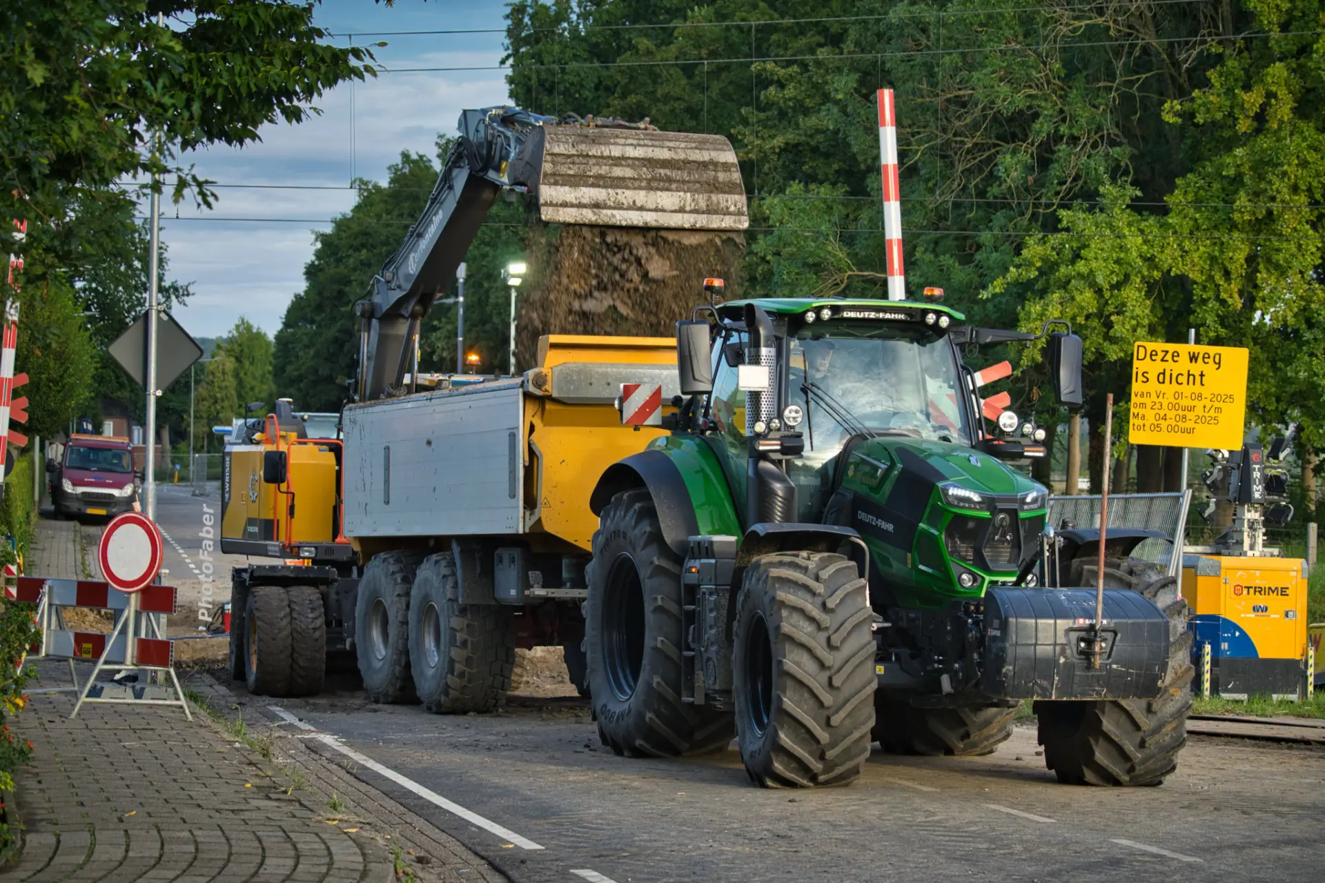 Zwembaden uitgraven